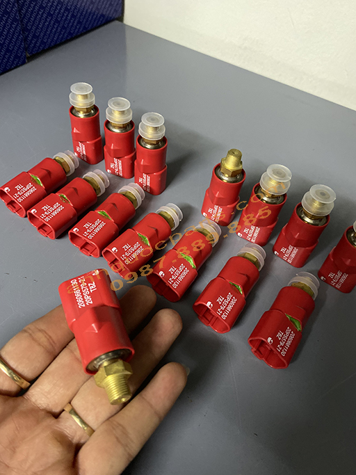 Cảm biến, công tắc áp suất PC200-8/ PC300-8 206-06-61130 2060661130
